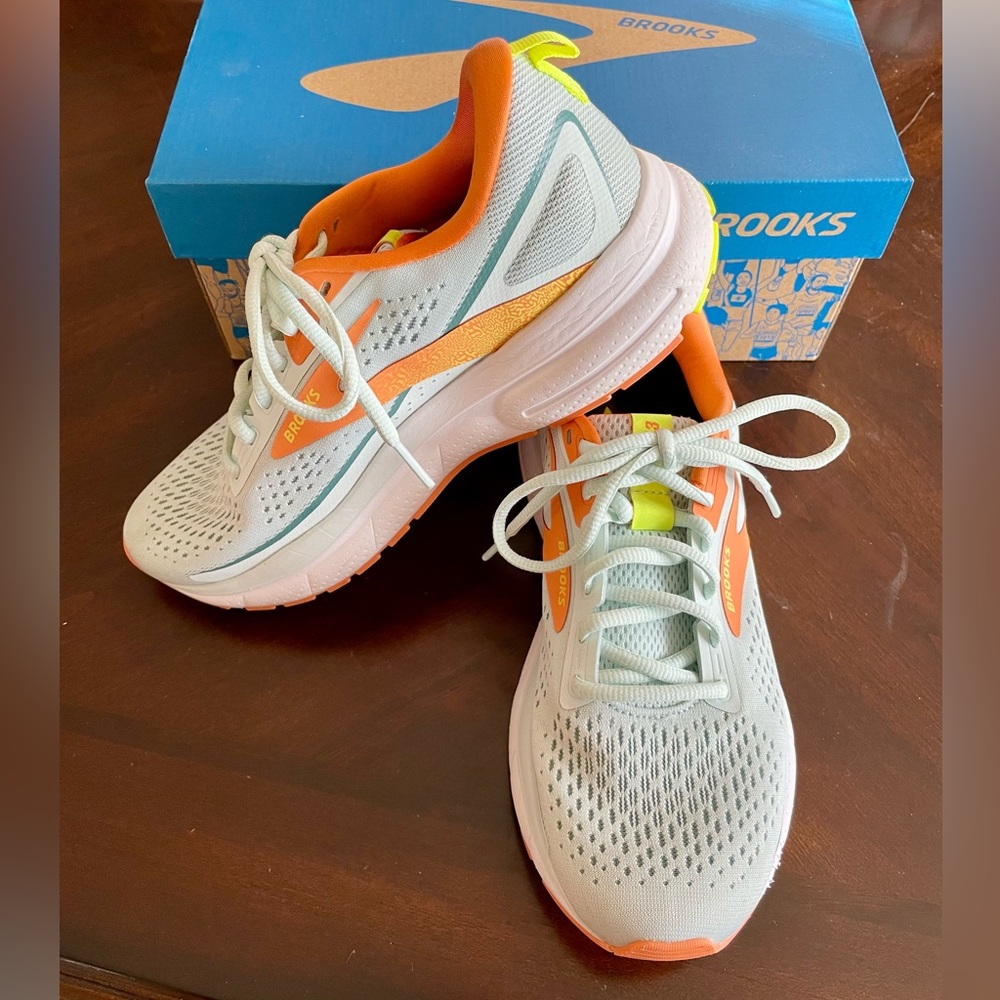 Brooks Trace 3 Women's Running Shoes (Size: 7.5) - Excellent Condition - Picture 4 of 16